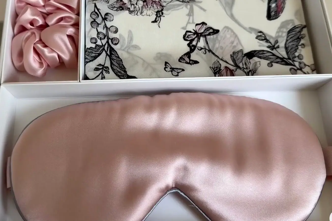 Silk eye mask and scrunchie sample review