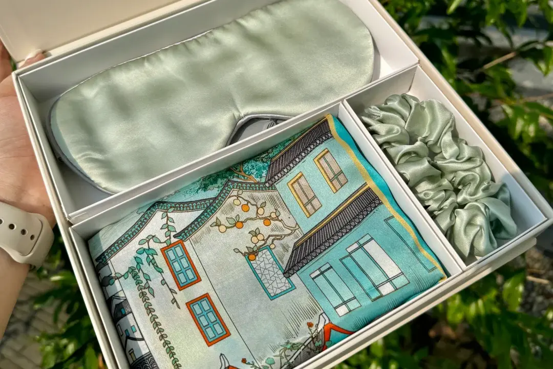 Green silk gift box.