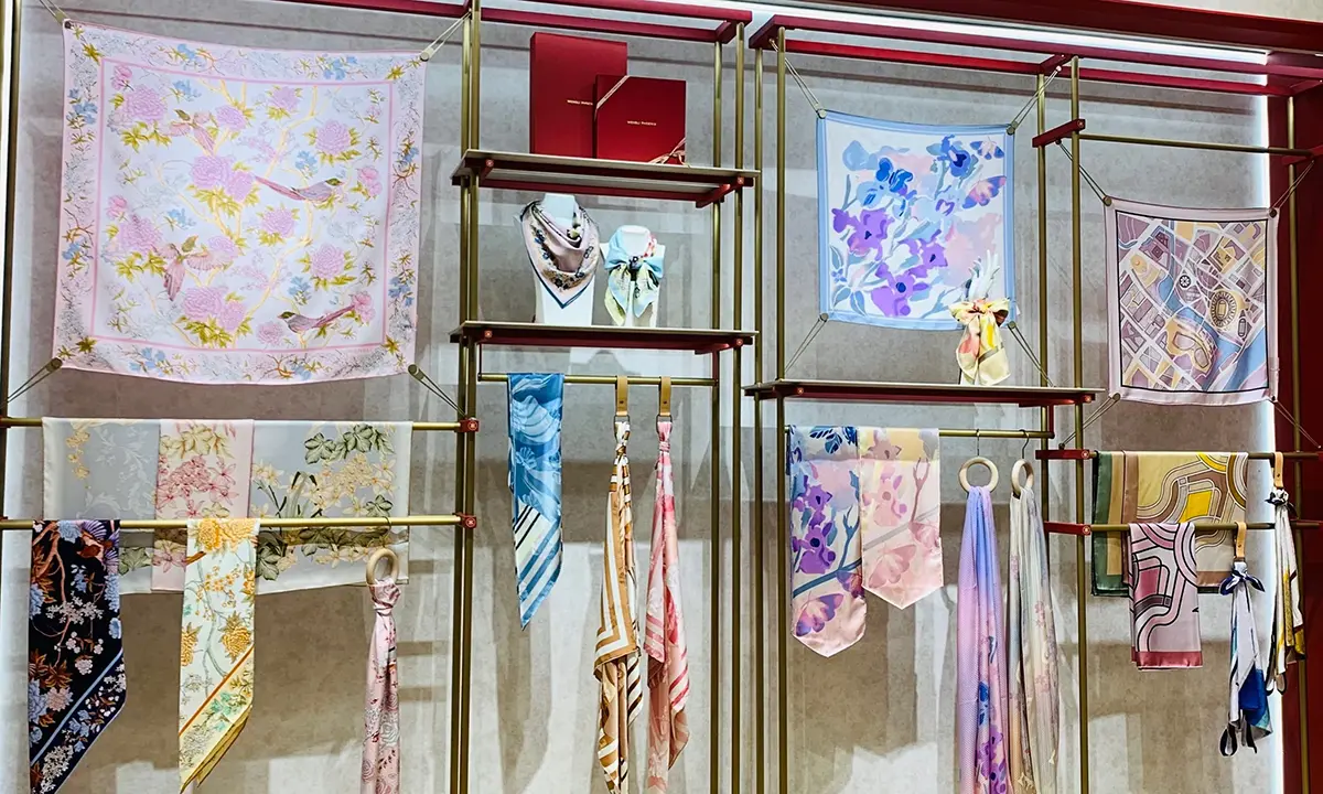 Silk gift sets customization with various packaging options