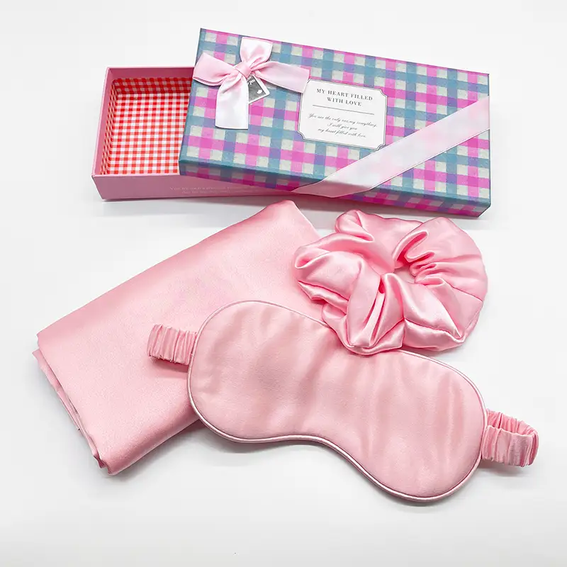 silk gift box logo detail