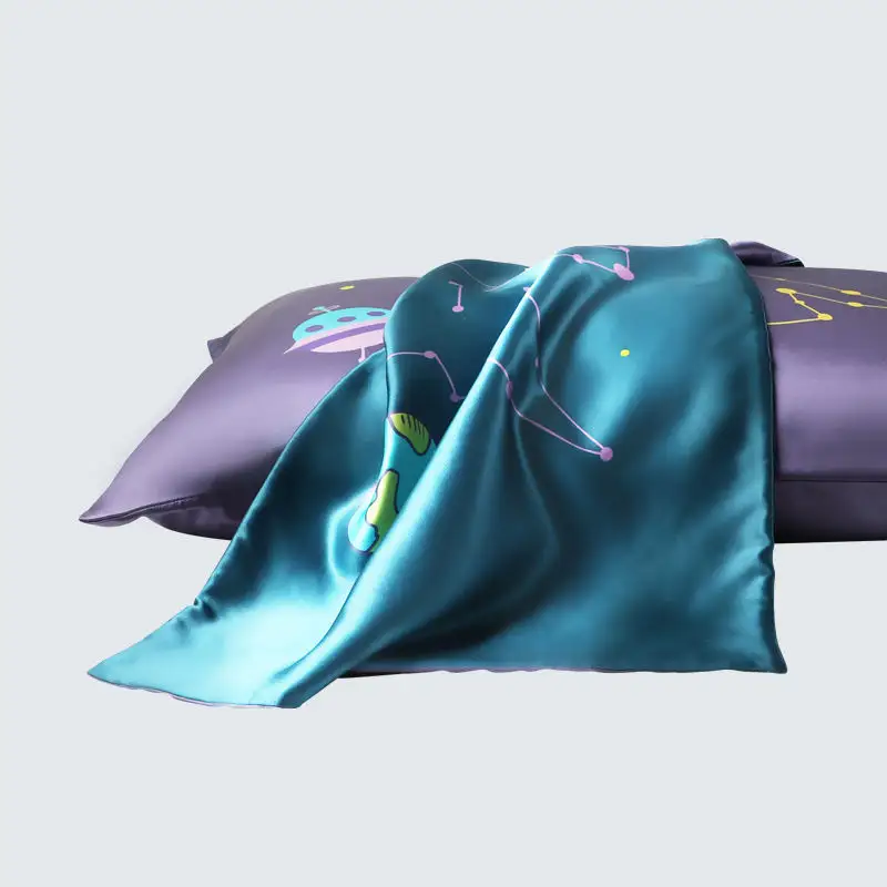 silk pillowcase stitching detail