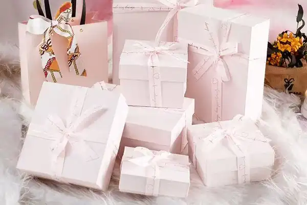 Custom gift packaging for silk sleepwear