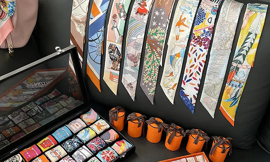 Custom silk twilly manufacturing sample