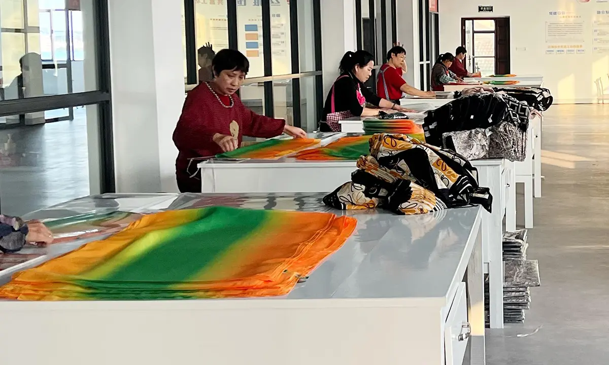 Silk quality control inspection