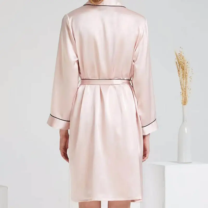 Low MOQ kimono-style silk robe