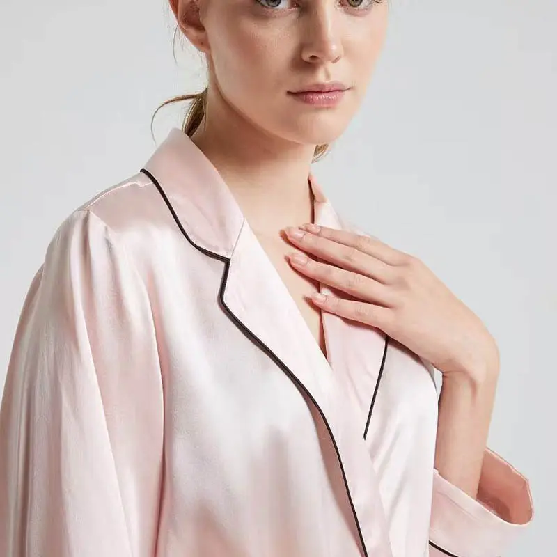 22 momme kimono silk robe