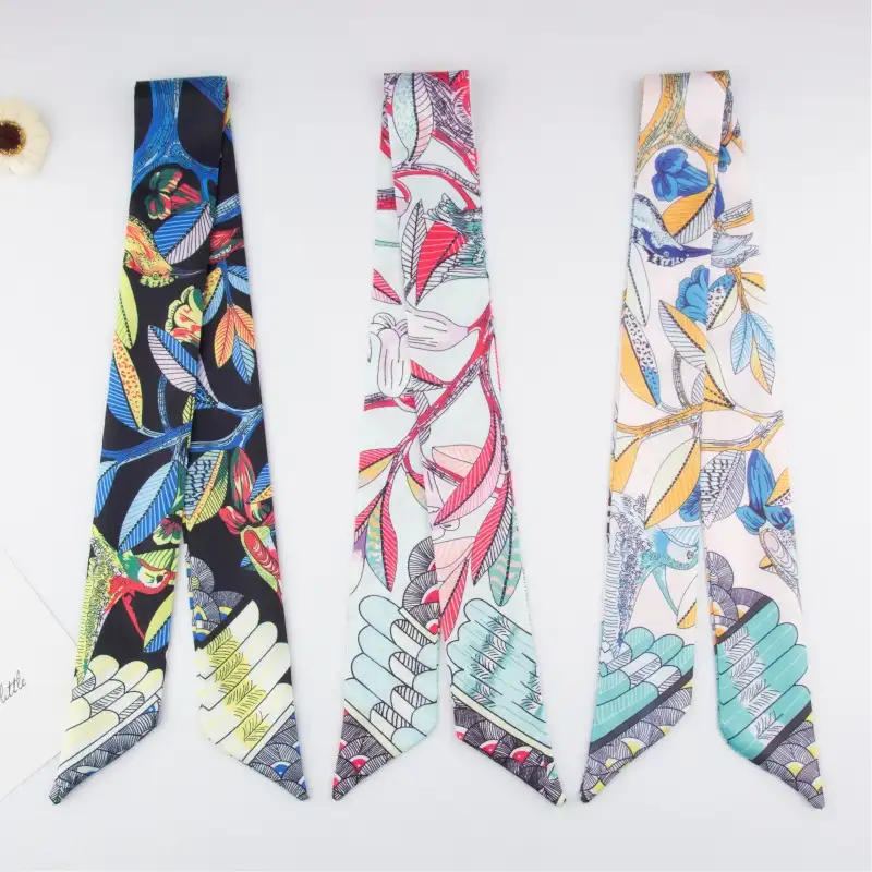 Silk twilly hand rolled edge