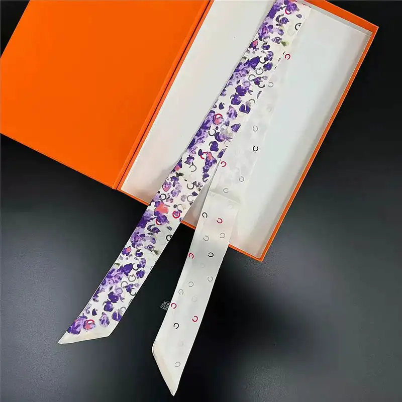 Silk twilly stitching detail