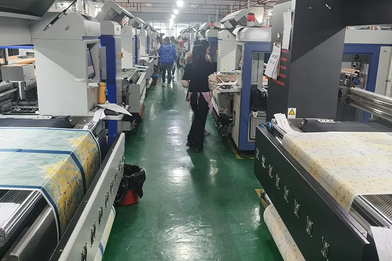 Silk printing and dyeing customization