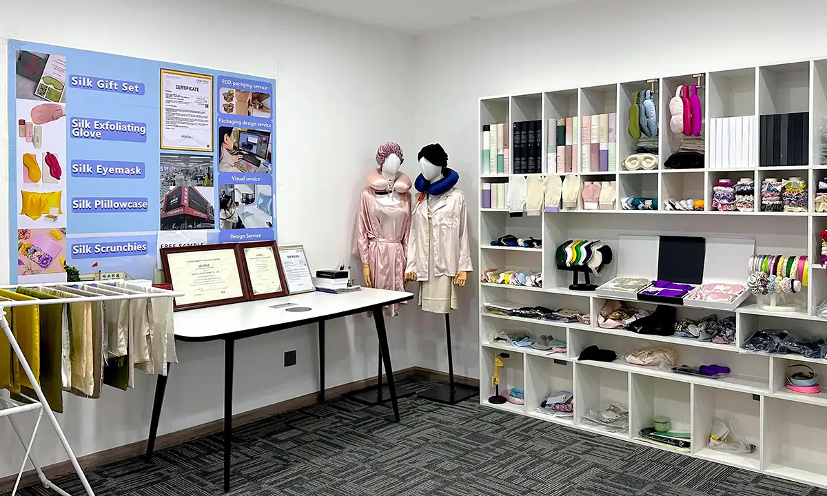 Silk material samples for selection and comparison